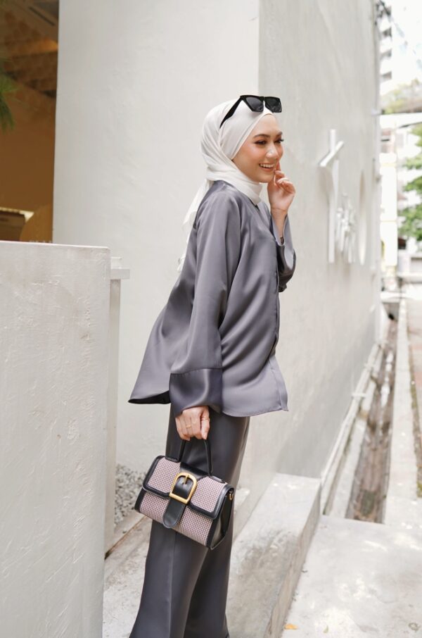 a937c535022a8068a3957e80442183d51635501266.jpg STELLA SATIN SET (SMOKE GREY)