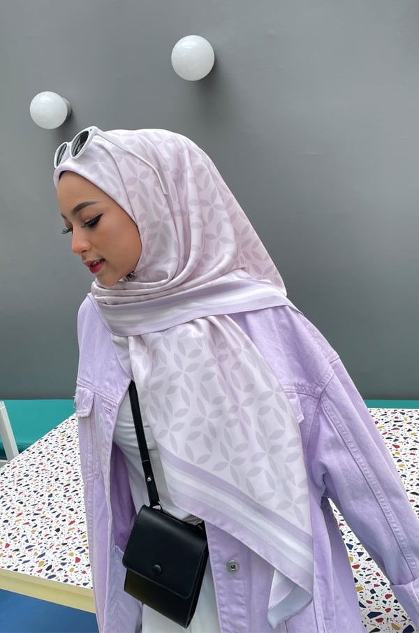 LOTUS PRINTED SQUARE (DUSTY LAVENDER)