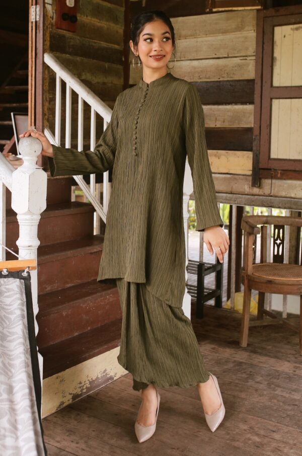 ac2f03d22d9c0b622441287d67ef49f81648793914.jpg LARISSA TEXTURED KURUNG (ARMY GREEN)