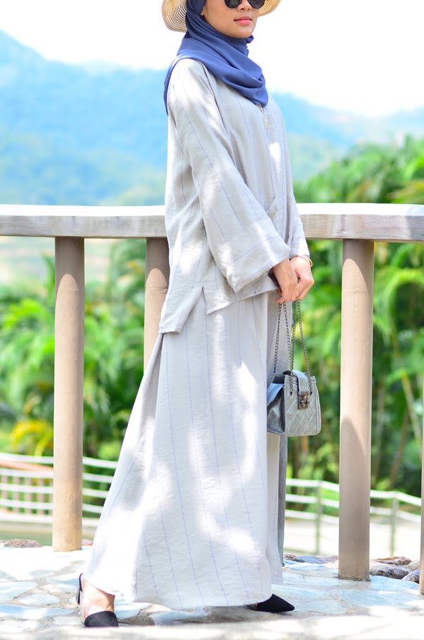 ac8a8ff7346256e8bbbab5d22c94c71c1582008828.jpg KAYLA STRIPE SET (GRAY DOLPHIN)