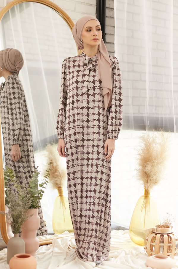 ERIKA PRINTED DRESS (CHATEAU BROWN)