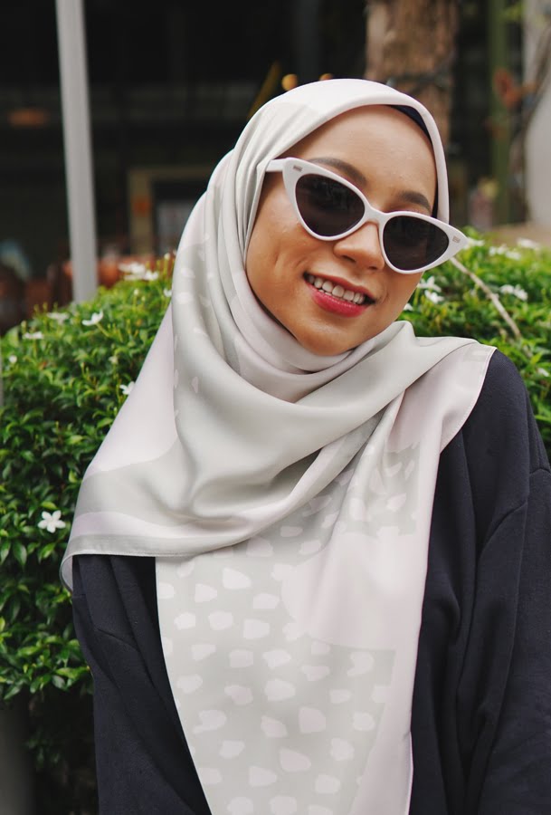aff33ef835d002ca167b34a7fb6c6ab41634534016.jpg OPHELIA PRINTED SQUARE (MINTS GREEN)