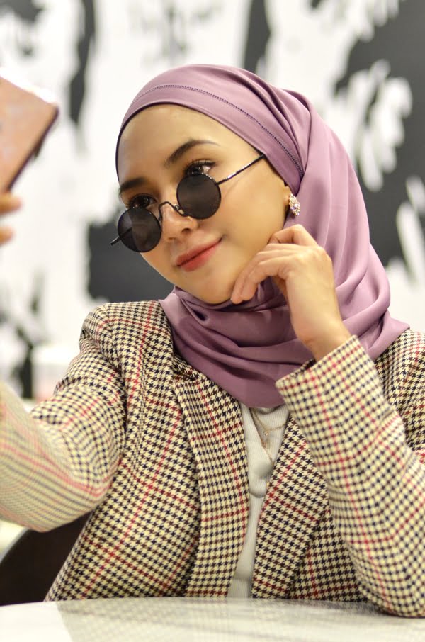 BASIC PLAIN SHAWL EYELASH (RADIANT LILAC)