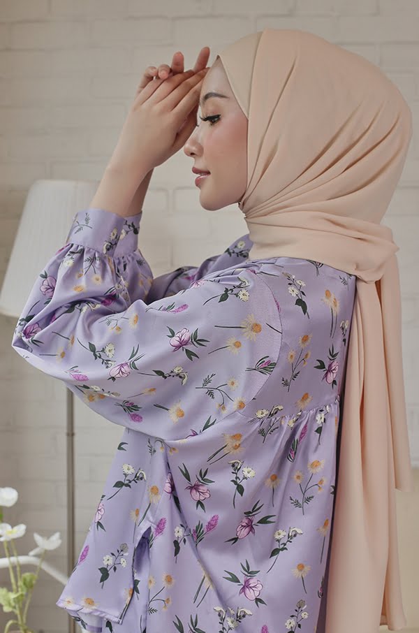 b58a788dd2dd6a094f041dc2e349a4d81646970340.jpg DAISY FLORAL KURUNG (LAVENDER)