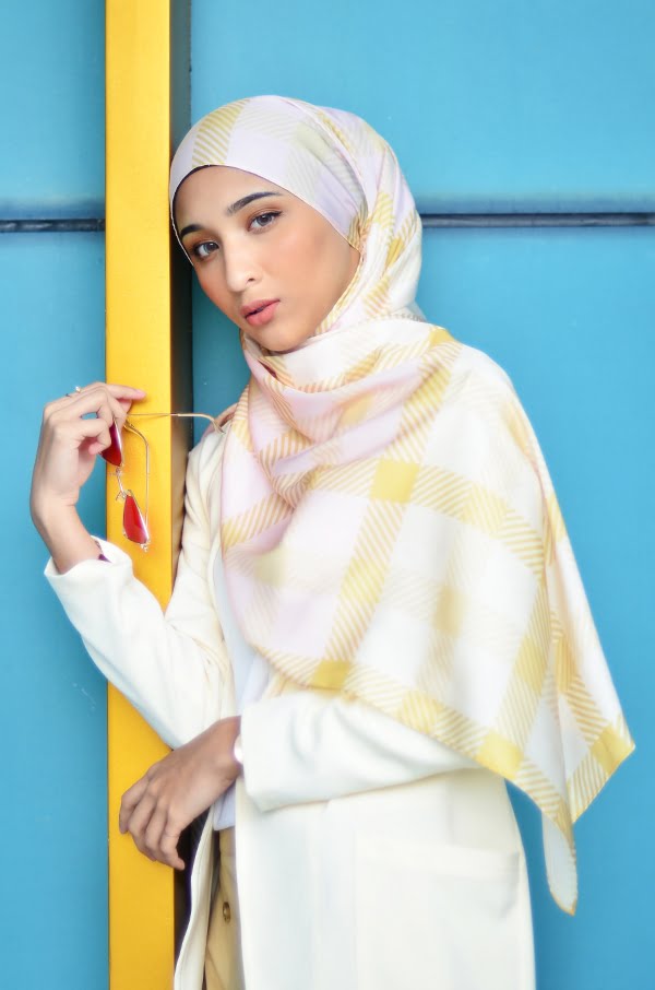 CHECKERED PRINTED SHAWL (CREAMY CORN YELLOW)