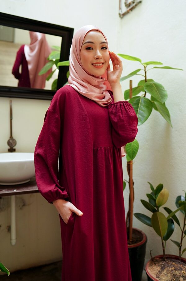 b9946aaefca3eb312e8c0a8d07be67401658907046.jpg TAHEERA JUBAH DRESS (MAROON)