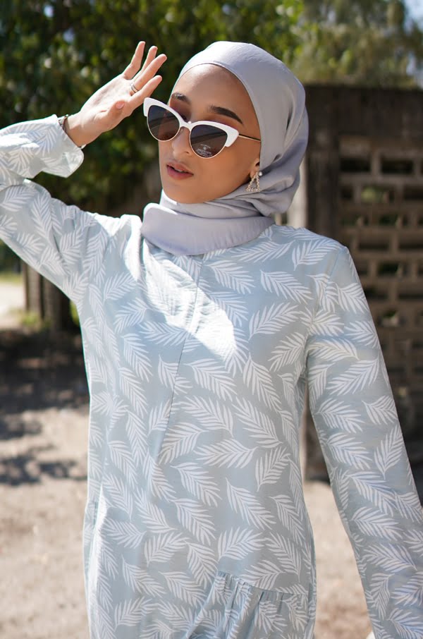 b9b2f393c6fc3f55fc1fb5640e14df121602488036.jpg ELINA CLASSY SHAWL (SKY GREY)