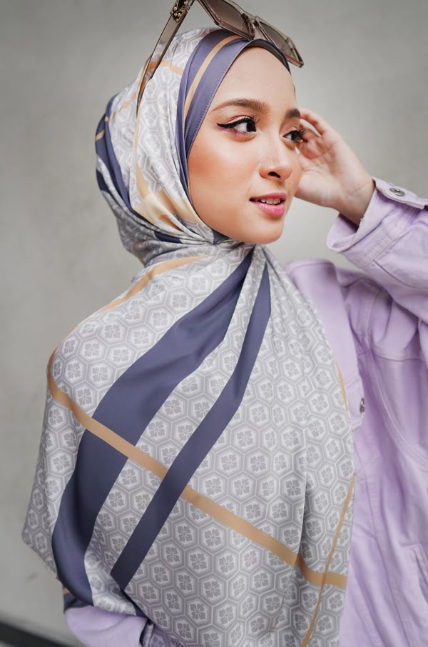 bcf242ab7f84893d66884556eeed650e1641525880.jpg AUDREY PRINTED SHAWL (BLUE STONE)