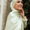 c36a444e6fb6c923427fb155324834e11656140923.png MEDYNA TEXTURE PLAIN SHAWL (GREEN TEA)