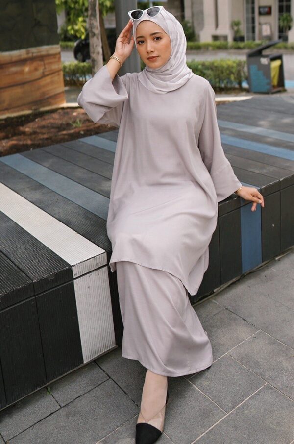 MADONNA PLAIN KURUNG (GREY)
