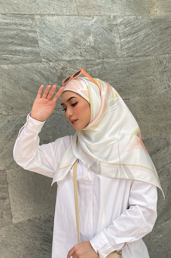 cec63d747983a74f57c55c8bb374d45b1647931498.jpg MYLAA PRINTED SQUARE (LEMON MINT)
