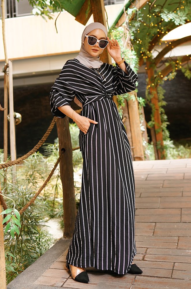 NAOMI WRAP DRESS (BLACK)