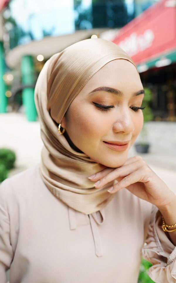 MEDYNA TEXTURE PLAIN SHAWL (LIGHT CREAM)