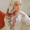 d4ddd1c414458a39d039a1526a2677f01656642580.jpg MOLLY PRINTED SQUARE (BROWN WHITE)
