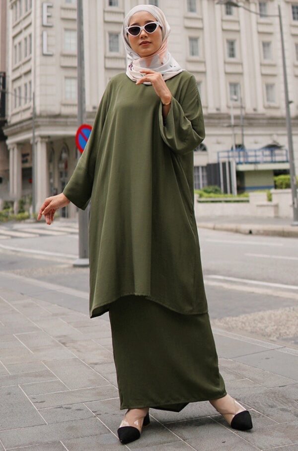 MADONNA PLAIN KURUNG (ARMY GREEN)