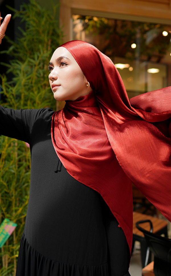 d7f0dc3baca359ab0fac96b7999ff85d1656140279.png MEDYNA TEXTURE PLAIN SHAWL (DARK RED)