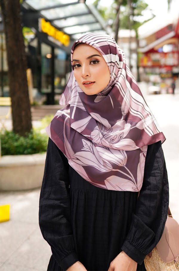 Botani Printed Square Maroon