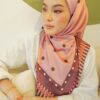 de5b30b5d06451b24c6f4c8f341d6f011656642480.jpg MOLLY PRINTED SQUARE (DUSTY ROSE PINK)