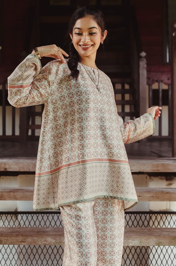 DELIMA BATIK PANTS (CREAM LIME)