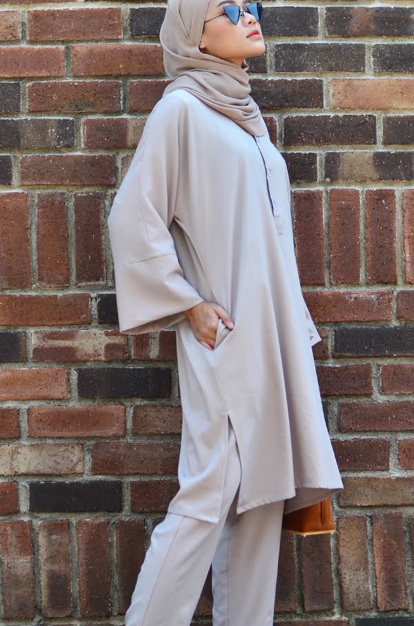 e713d3e0a2e9eb2bf120870dcbd47ffa1575949667.jpg SELENA TUNIC SET (GREY KHAKI)