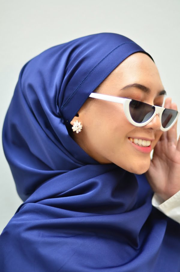 BASIC PLAIN SHAWL EYELASH (NAVY BLUE)
