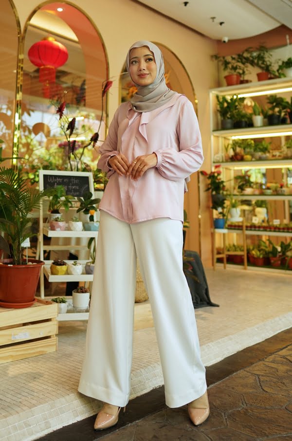 f4946f1ca67c32d01a22d92f0f4aaa691622806862.jpg LAYLA RUFFLE TOP (BLUSH PINK)