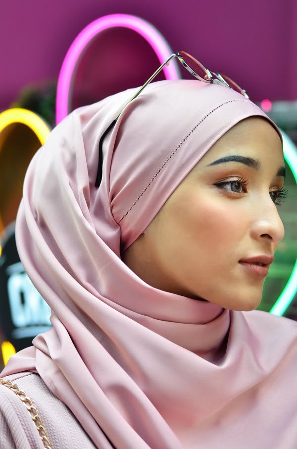 BASIC PLAIN SHAWL EYELASH (PALE FRENCH PINK)