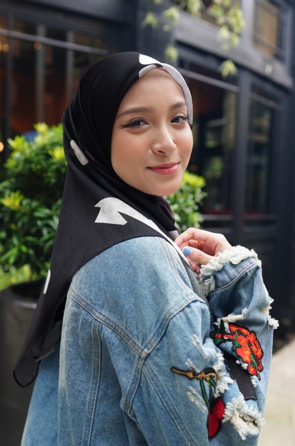 GHANIA PRINTED SQUARE (BLACK)