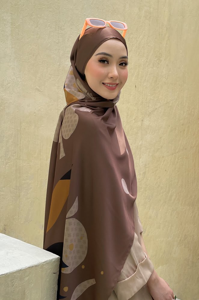 GHANIA PRINTED SHAWL (BROWN)