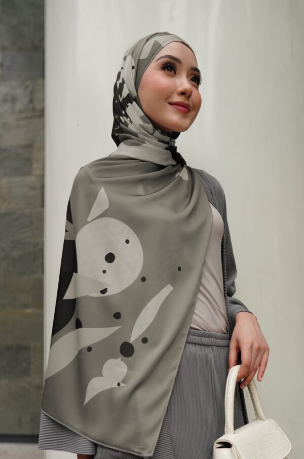 GHANIA PRINTED SHAWL (GREY)