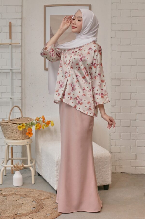 POPPY FLORAL KURUNG (PALE PINK)