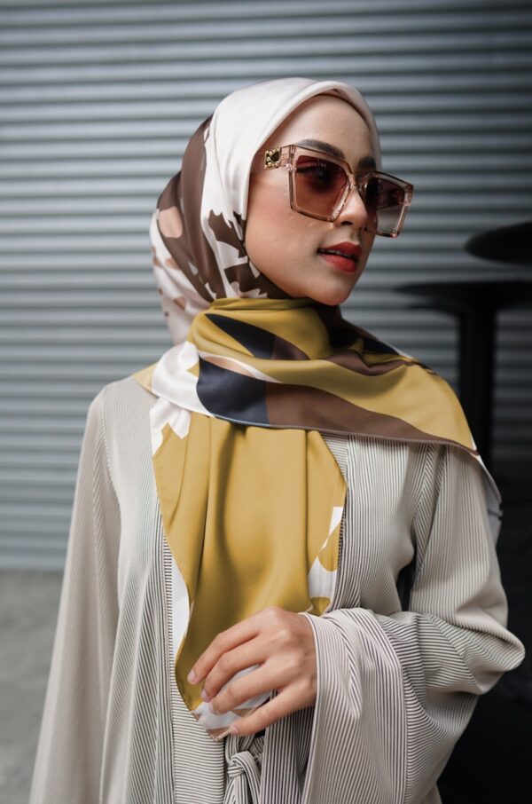 GHANIA PRINTED SQUARE (BROWN MUSTARD)