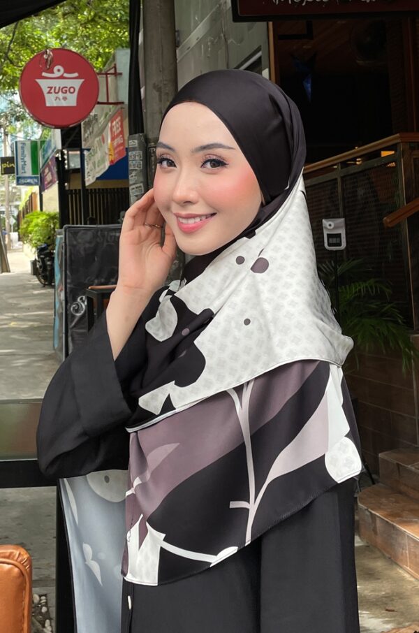2 GHANIA PRINTED SHAWL (BLACK)