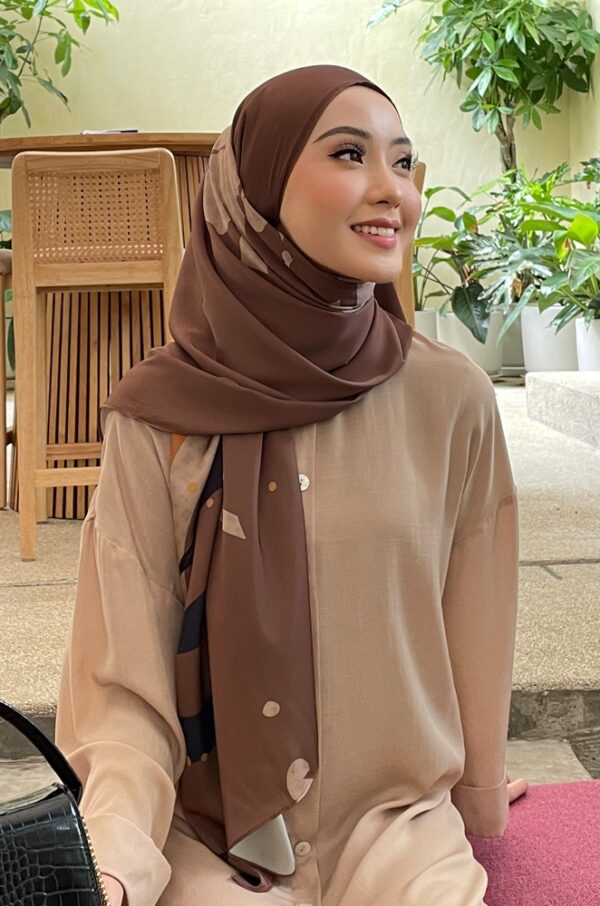 2 GHANIA PRINTED SHAWL (BROWN)