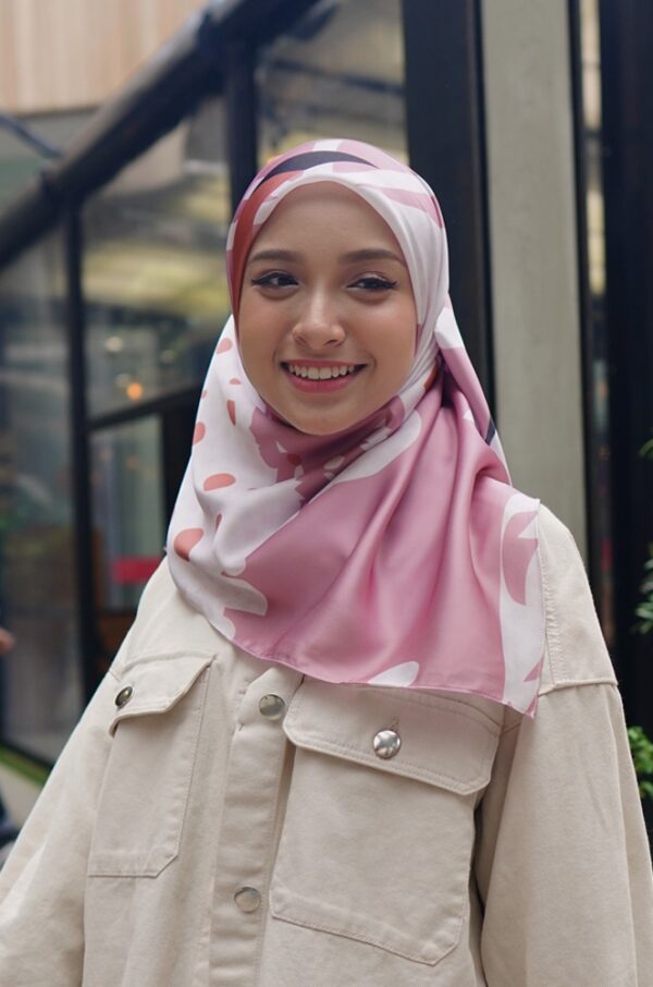 GHANIA PRINTED SQUARE (PINK PURPLE)