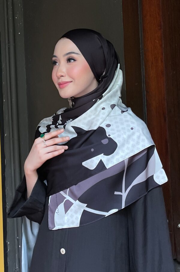 3 GHANIA PRINTED SHAWL (BLACK)