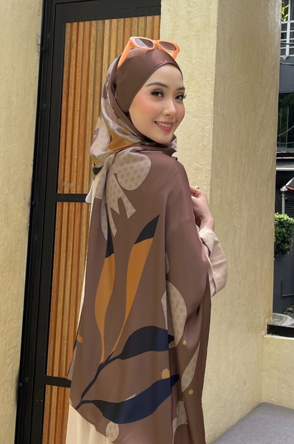3 GHANIA PRINTED SHAWL (BROWN)