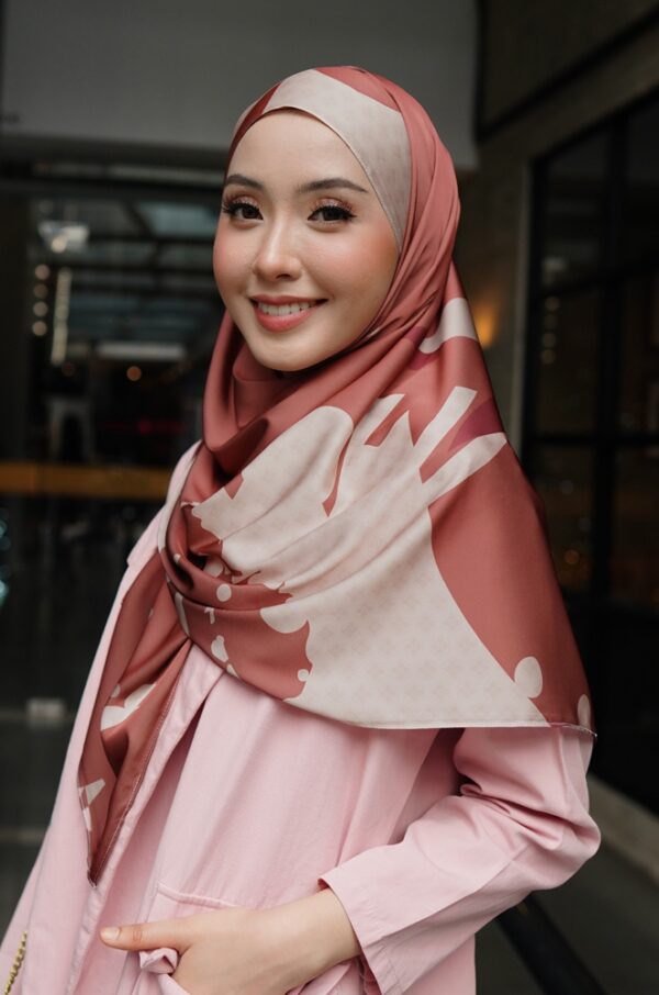 GHANIA PRINTED SHAWL (CORAL PINK)