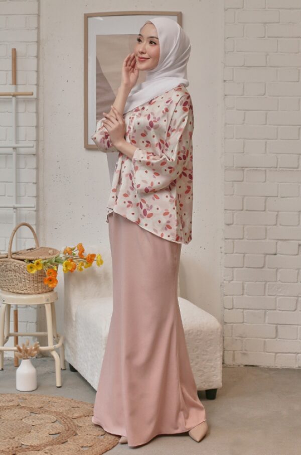 POPPY FLORAL KURUNG (PALE PINK)