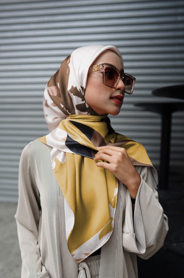 GHANIA PRINTED SQUARE (BROWN MUSTARD)