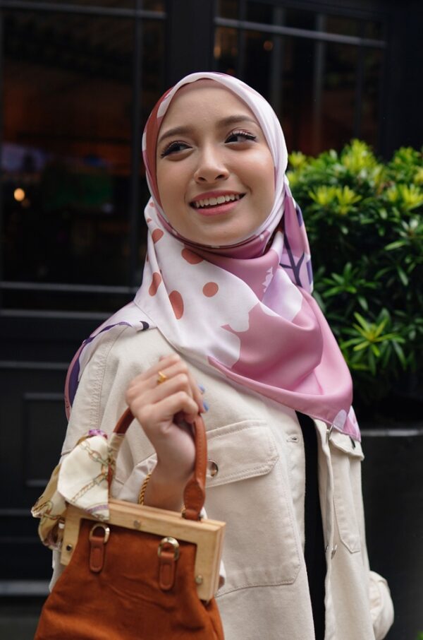 GHANIA PRINTED SQUARE (PINK PURPLE)