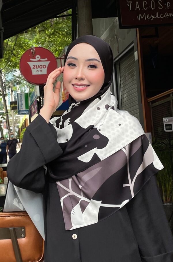 4 GHANIA PRINTED SHAWL (BLACK)
