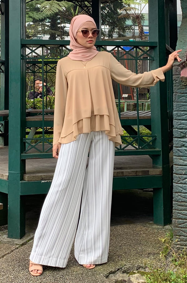 1 TIARA BLOUSE (COFFEE)
