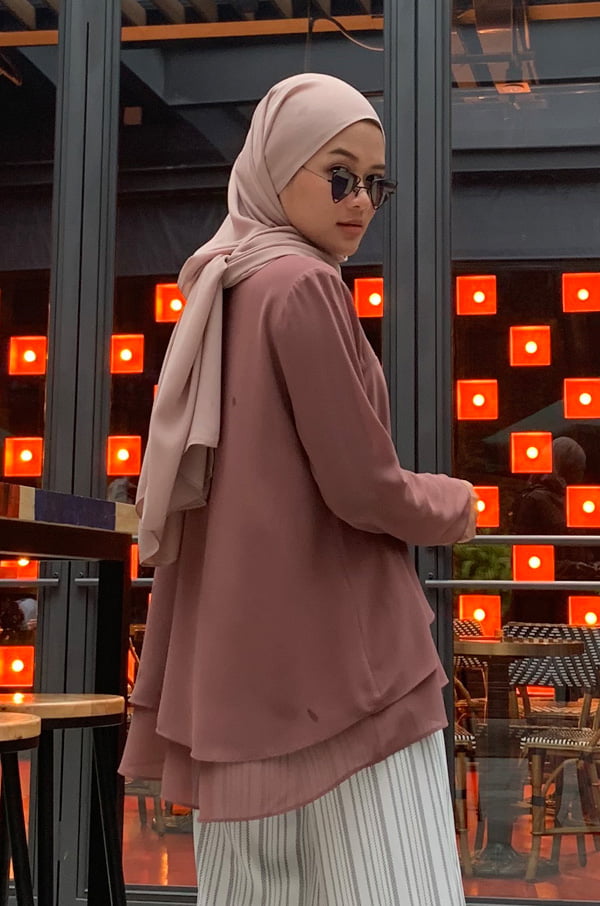 TIARA BLOUSE (BROWN)