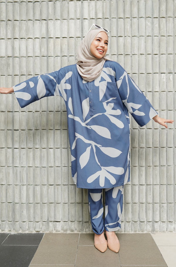 [PRE-ORDER] ARIANA CYRUS PRINTED SET (AEGEAN BLUE)