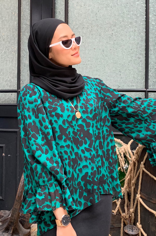3 PAULINA BLOUSE (PINE GREEN)