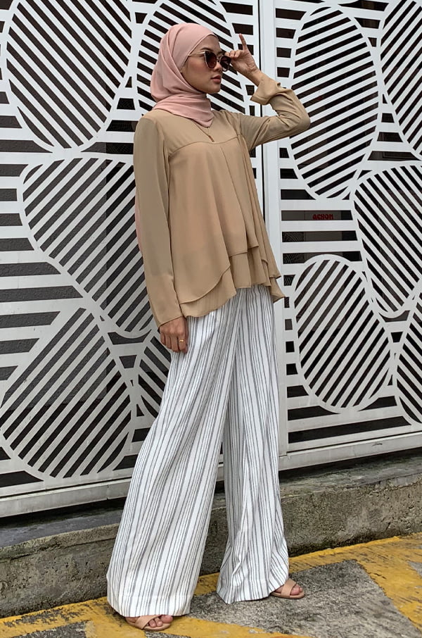 4 TIARA BLOUSE (COFFEE)