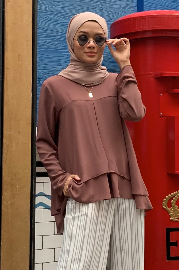 TIARA BLOUSE (BROWN)
