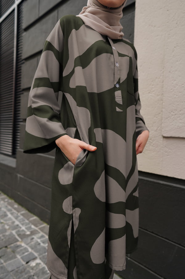 [PRE-ORDER] ARIANA LOVATO PRINTED SET (ARMY GREEN)