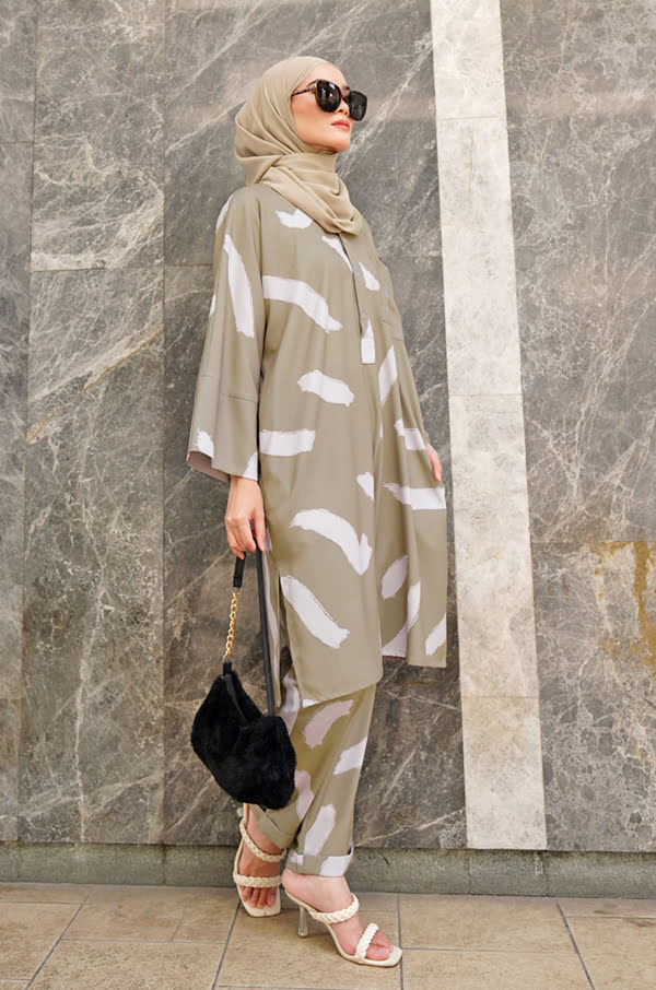 KHAKI 3 ARIANA SWIFT PRINTED SET (KHAKI)